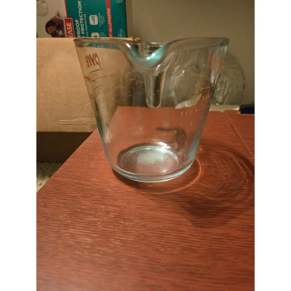 Pyrex Vintage Clear Glass Measuring Cup 500ml Metric Red Lettering‎ with Handle